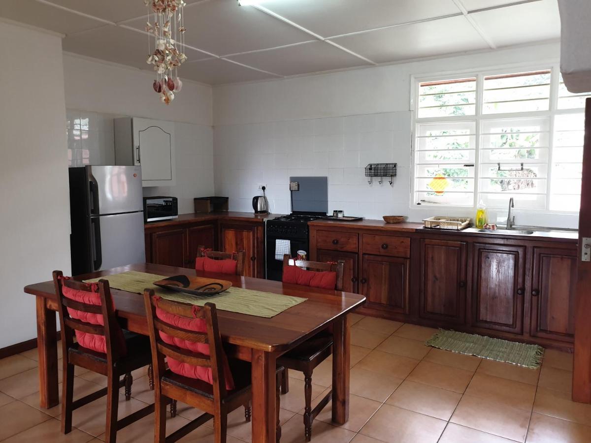 La Maison Hibiscus Self Catering Accommodation Beau Vallon  Exterior photo